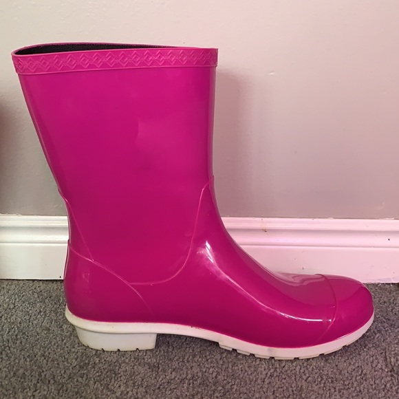 Ugg Sienna Rainboots 12 - Picture 4 of 10